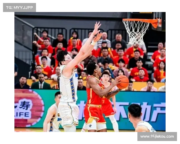 周琦自曝伤情短板太实诚 广厦男篮防守他更具底气 周琦自曝伤情短板太实诚 广厦男篮防守他更具底气